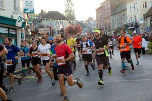 IMG_8278 Claudia dans la foule.jpg